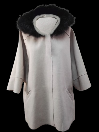 WOMAN'S COAT