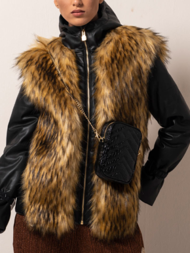 WOMAN'S COAT