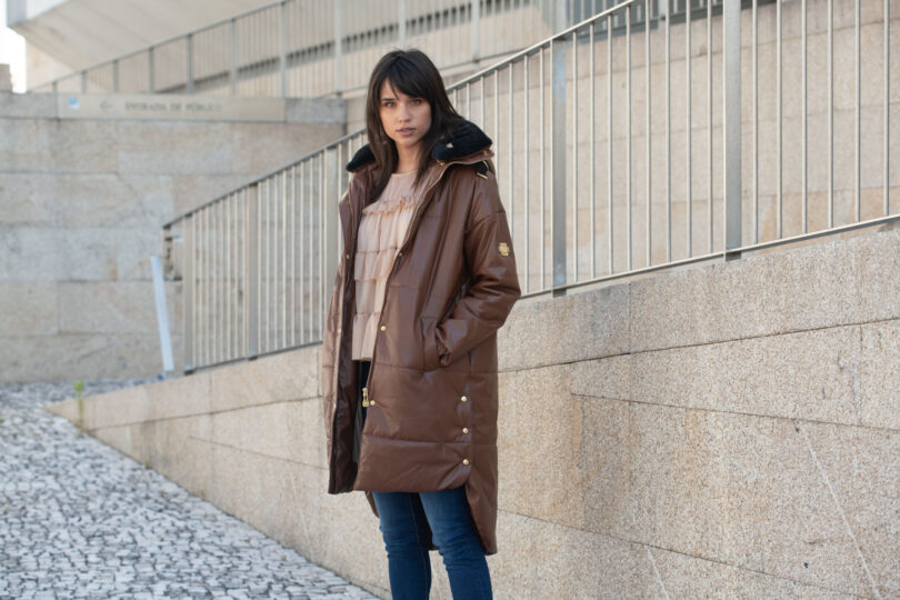 WOMAN'S COAT - Image 2