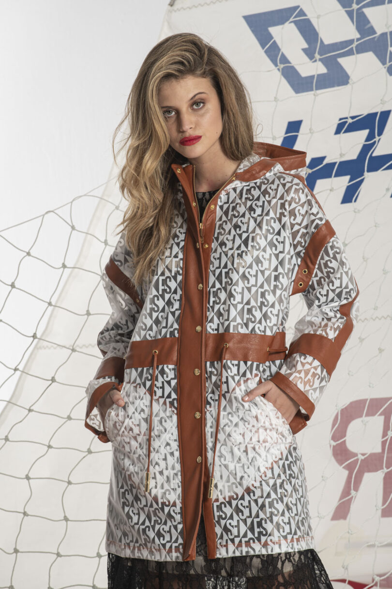 WOMAN'S COAT